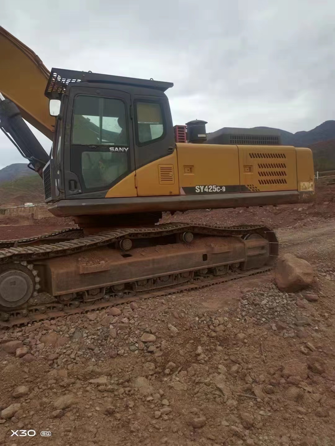 Second-Hand SY425C Crawler Excavator ကိုအသုံးပြုထားသည်။