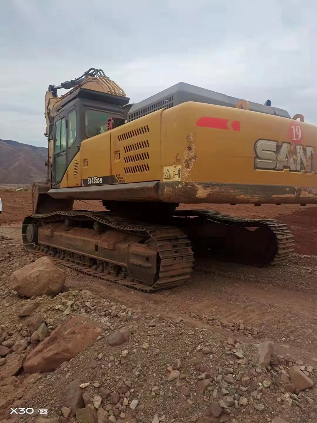 Second-Hand SY425C Crawler Excavator ကိုအသုံးပြုထားသည်။