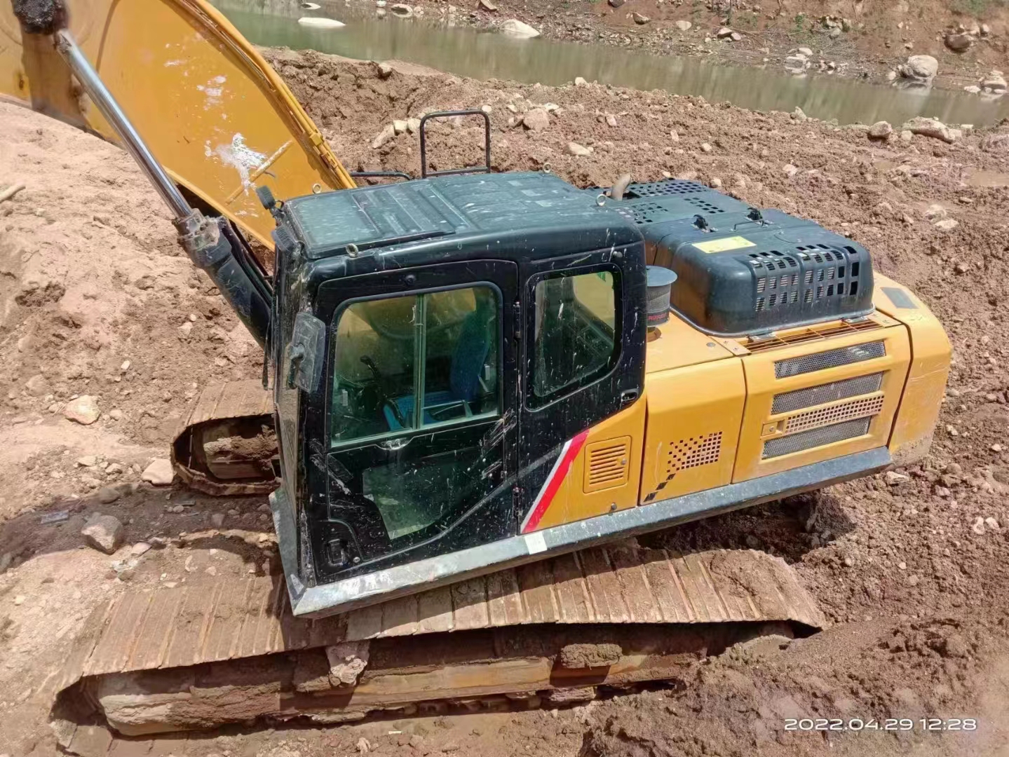 Second-Hand SY245H Crawler Large Excavator ကိုအသုံးပြုထားသည်။